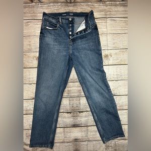 Old Navy Sky- Hi Straight Jeans